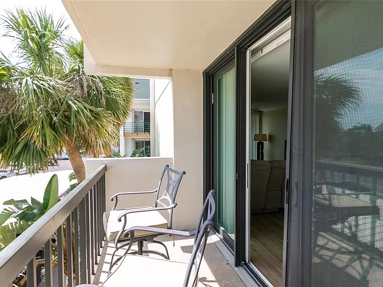 400 Island Way #212 — Photo 10