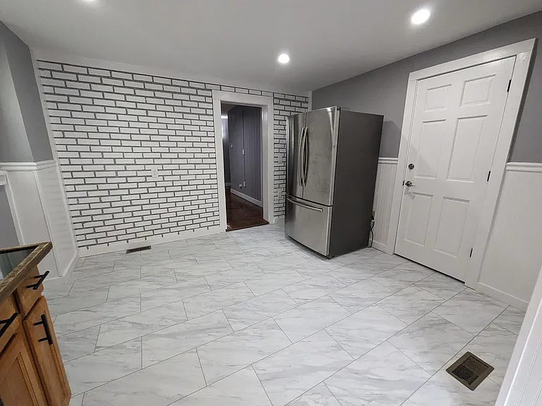44 White St — Photo 16