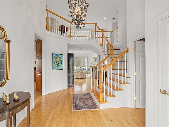 3rd image of 60 Caldwell Farm Rd