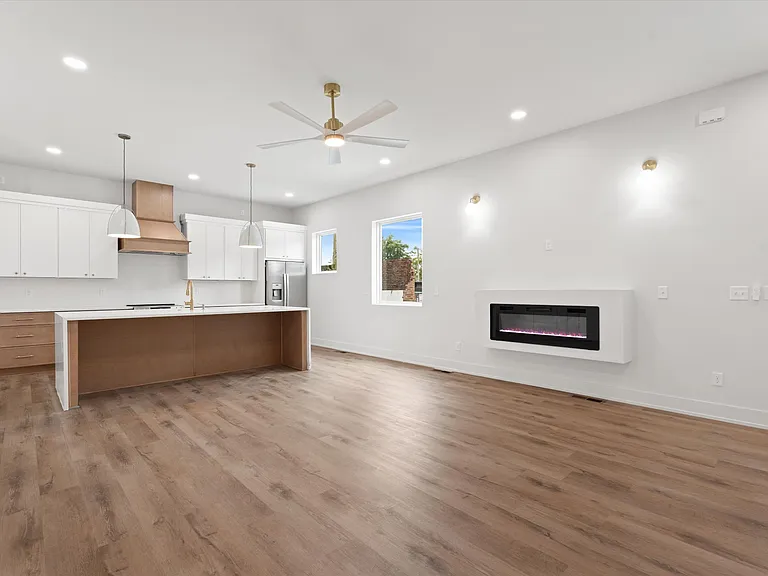 1818 Dr Db Todd Jr Blvd #C — Photo 6