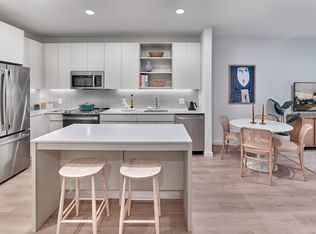 Le Leo, Jersey City, NJ 07306