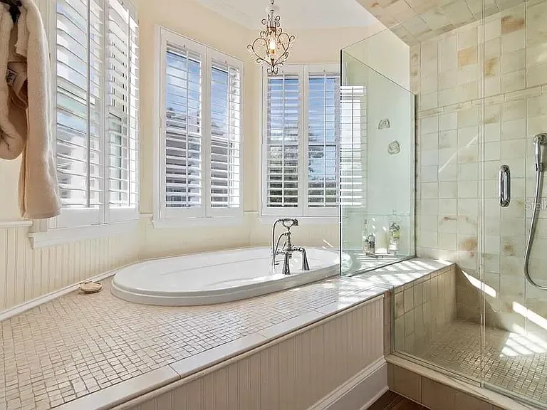1119 Belleaire Cir — Photo 27