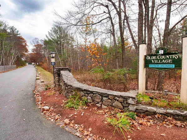 47 Olde Country Village Road, Londonderry, NH 03053