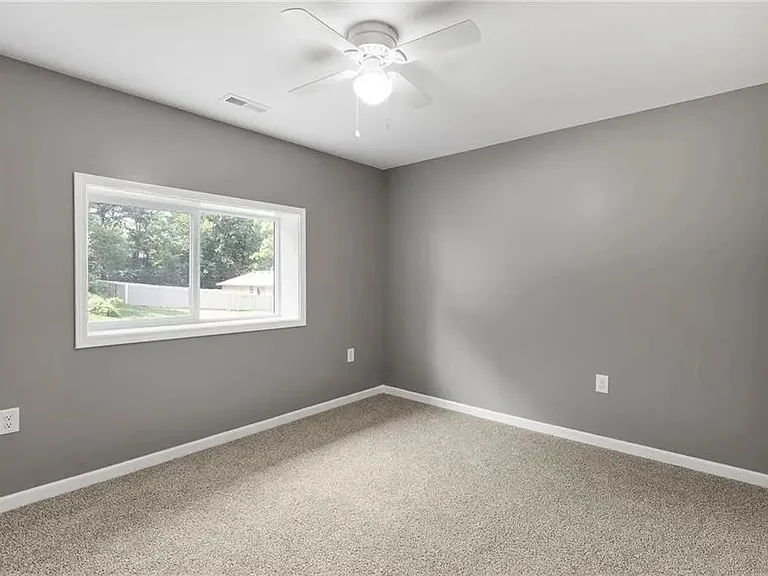 135 Cedar Ct — Photo 12