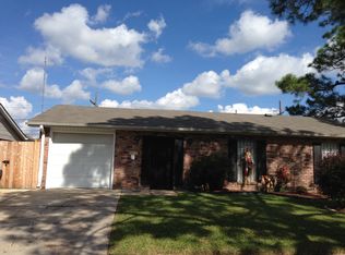 1869 Green Oak Dr, Terrytown, LA 70056