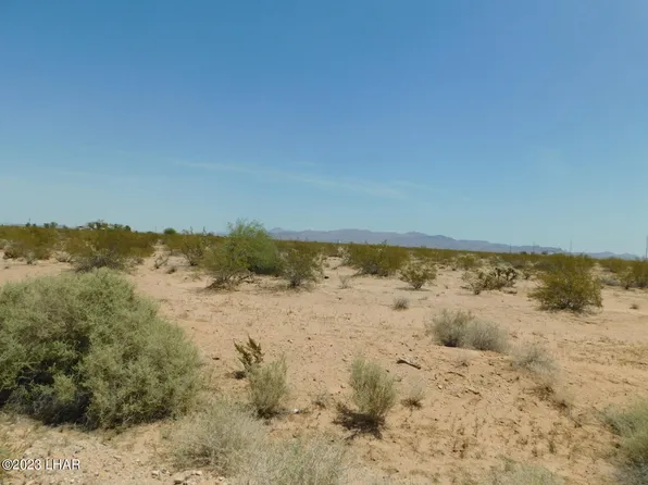 70 3/4 Saint, Bouse, AZ 85325