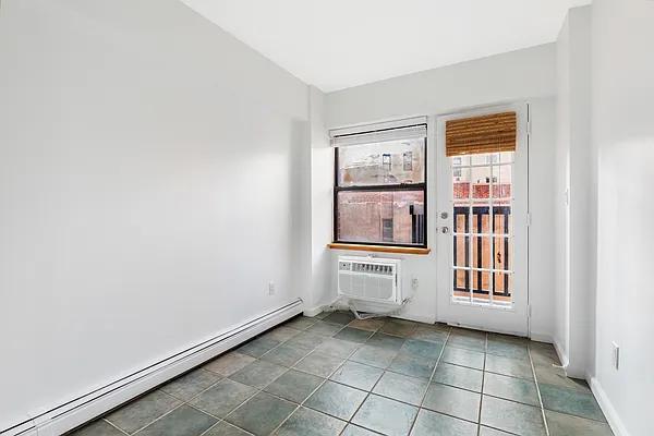 Rented by Compass | media 13