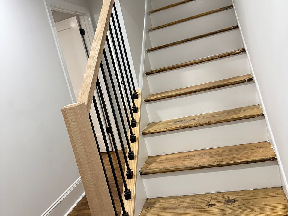 3rd floor steps to 3rd bedroom.