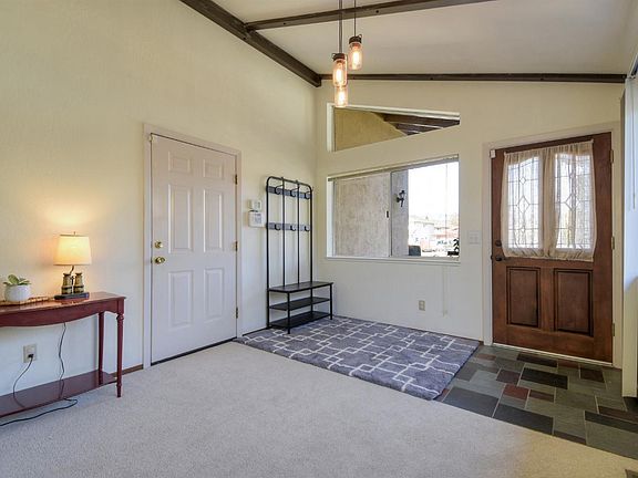 3rd image of 800 Ely Boulevard S