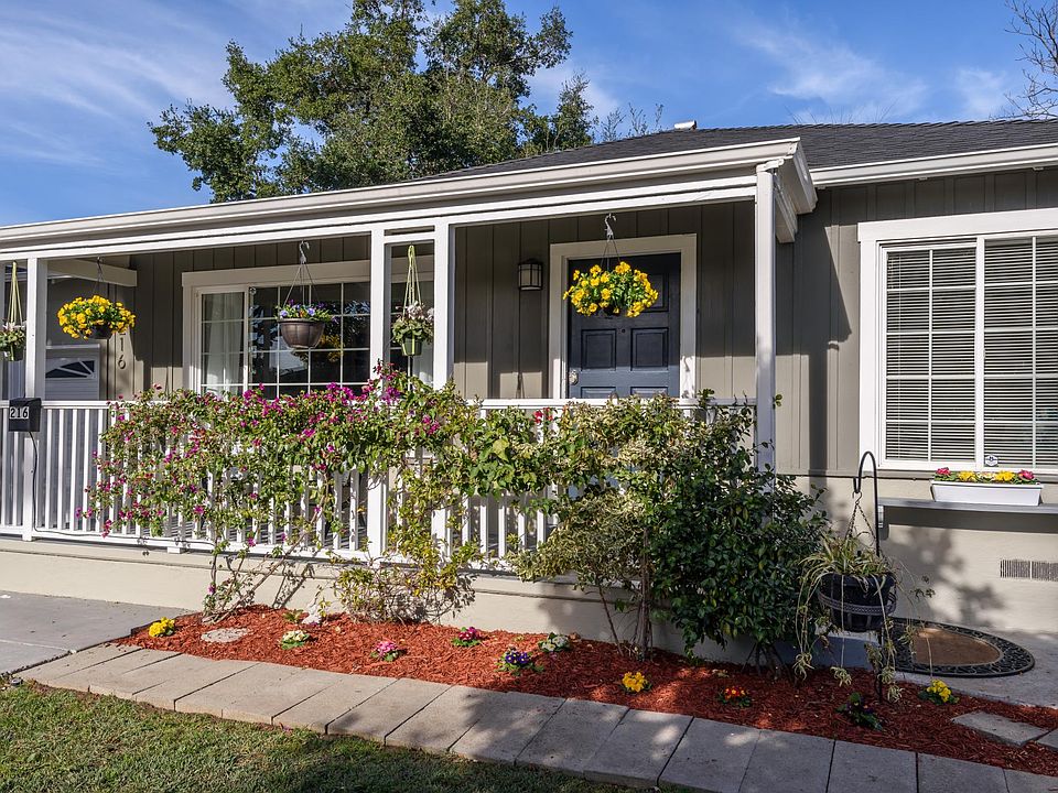 1st image of 216 Azalia Dr