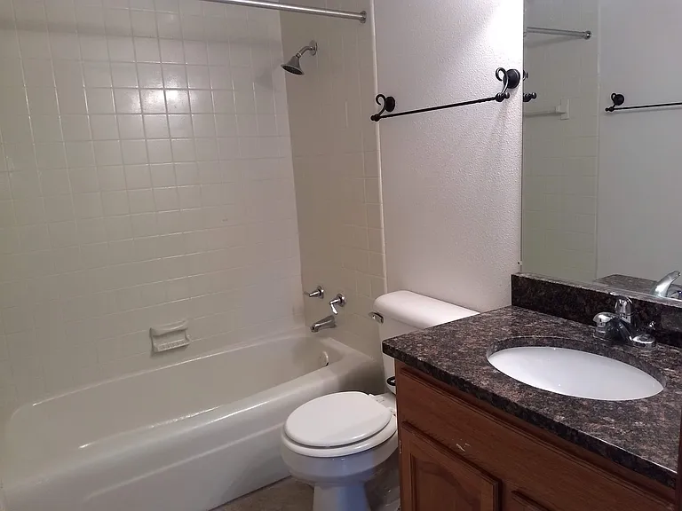 1523-1525 Nicholas Dr — Photo 2