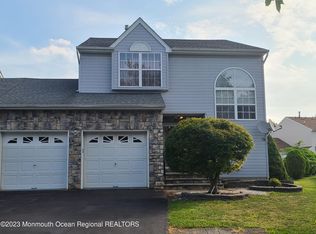 3 Bluebird Ln, Marlboro, NJ 07746