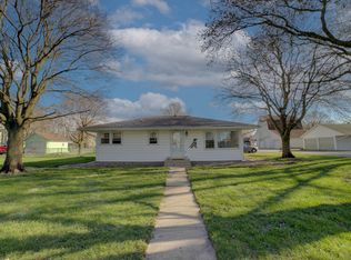 201 Union St, Crescent City, IL