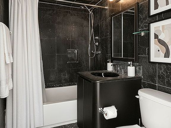 4th image of 124 E 91st St APT 2A