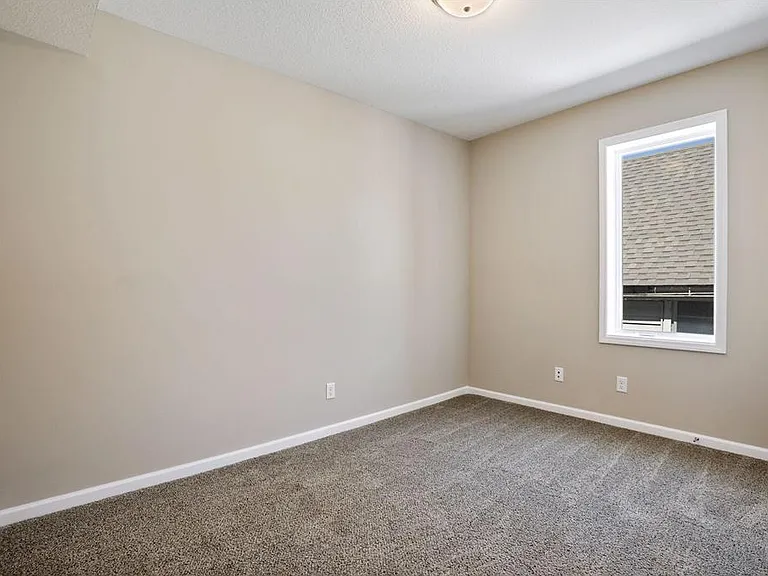2050 W Broadway Ave — Photo 13