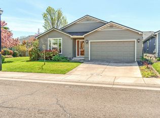 2580 Parkwood Village Ln, Central Pt, OR 97502