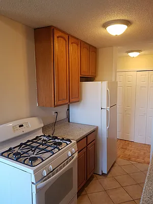 Rented by Bruma Realty LLC | media 8