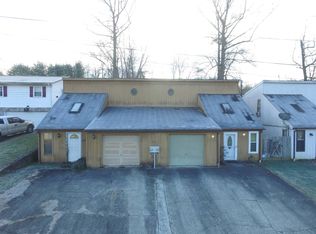 412 Donna Dr, Saint Albans, WV 25177