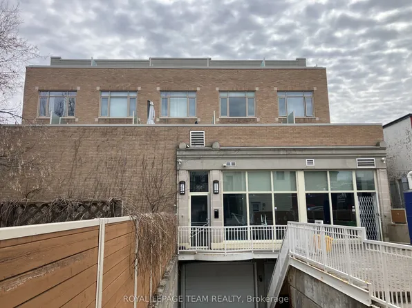 202 Saint Patrick St #26, Ottawa, ON K1N 5K3
