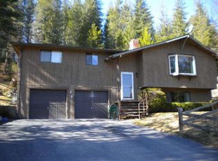 208 Sunrise Dr, Pinehurst, ID 83850