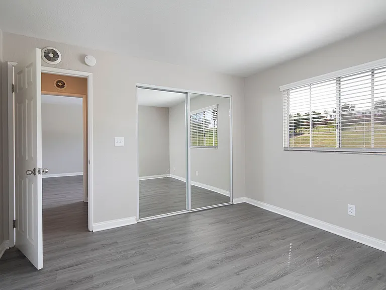Willow Creek Apartments — Photo 15
