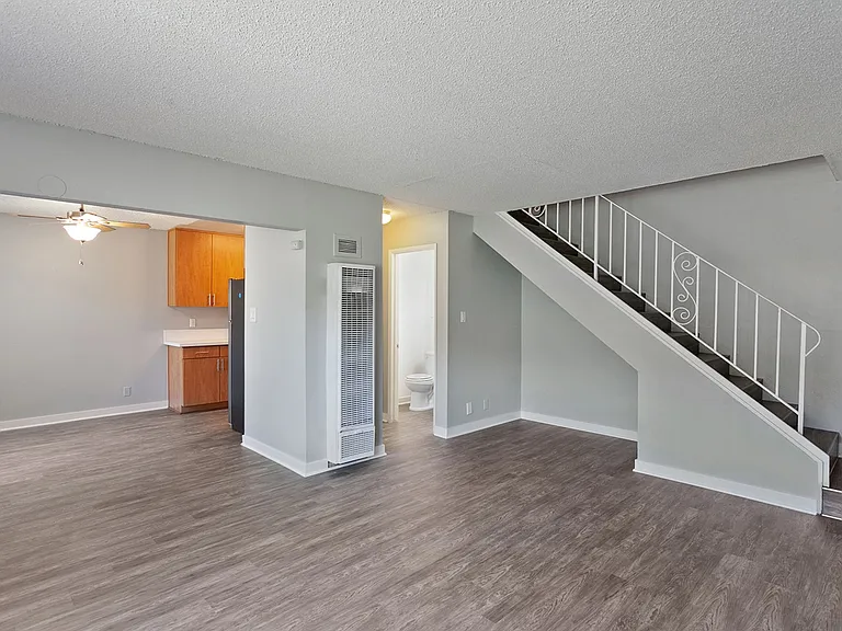 The Circle Apartments at Long Beach — Photo 36