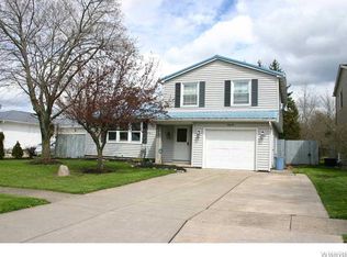 66 E Park Dr, Lockport, NY 14094