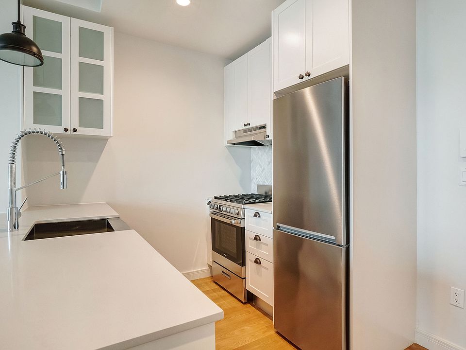 1st image of 409 Eastern Pkwy #8018