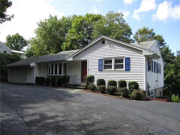 60 Circular St, Thornwood, NY 10594