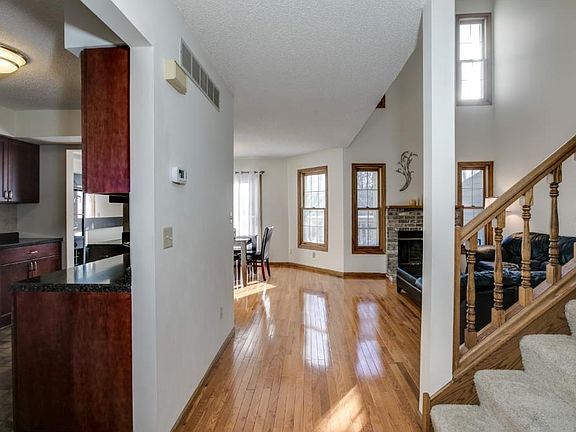 3rd image of 1640 Rosehill Cir