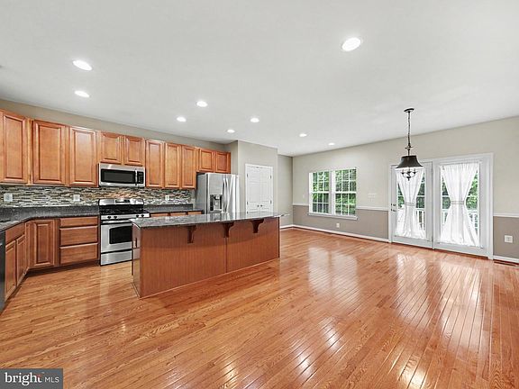 4th image of 4643 Alliance Way