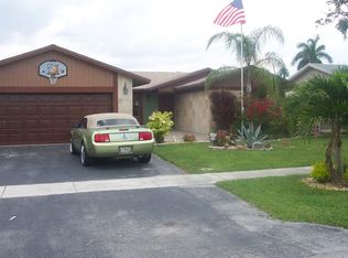 9205 Saddlecreek Dr, Boca Raton, FL 33496