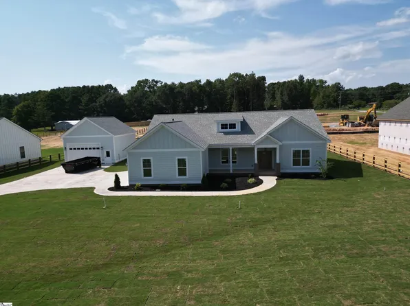 32 Quail Rd, Gray Court, SC 29645