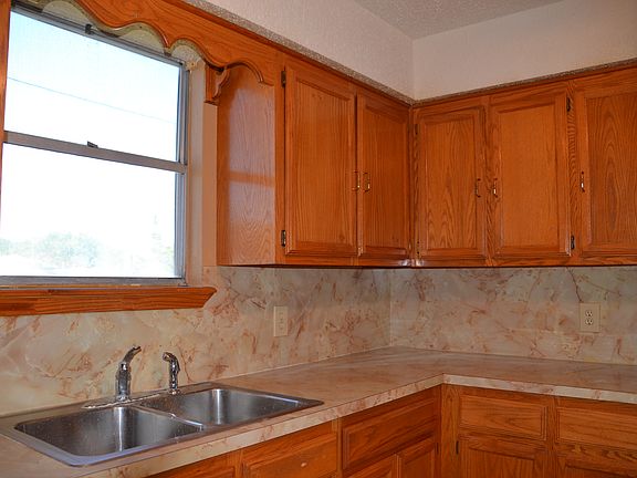 5th image of 311 Jay St