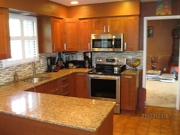 5th image of 10074 Cliffwood Ct
