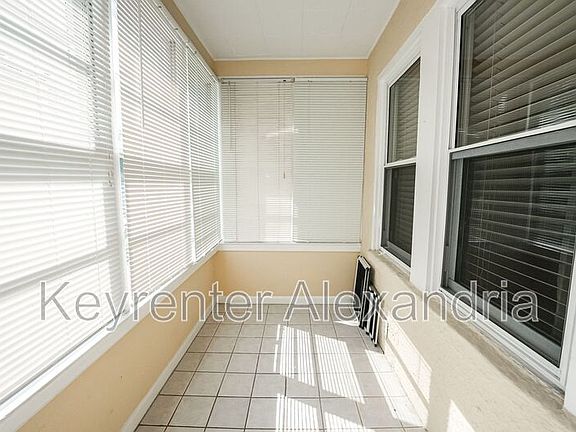 4th image of 610 N Alfred St