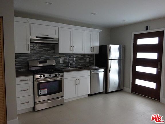 3rd image of 1121 N Sweetzer Ave