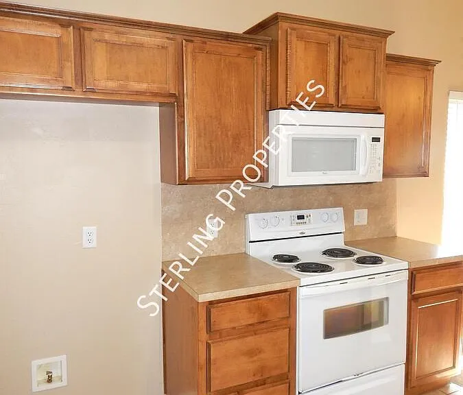18301 Montoro Way — Photo 7