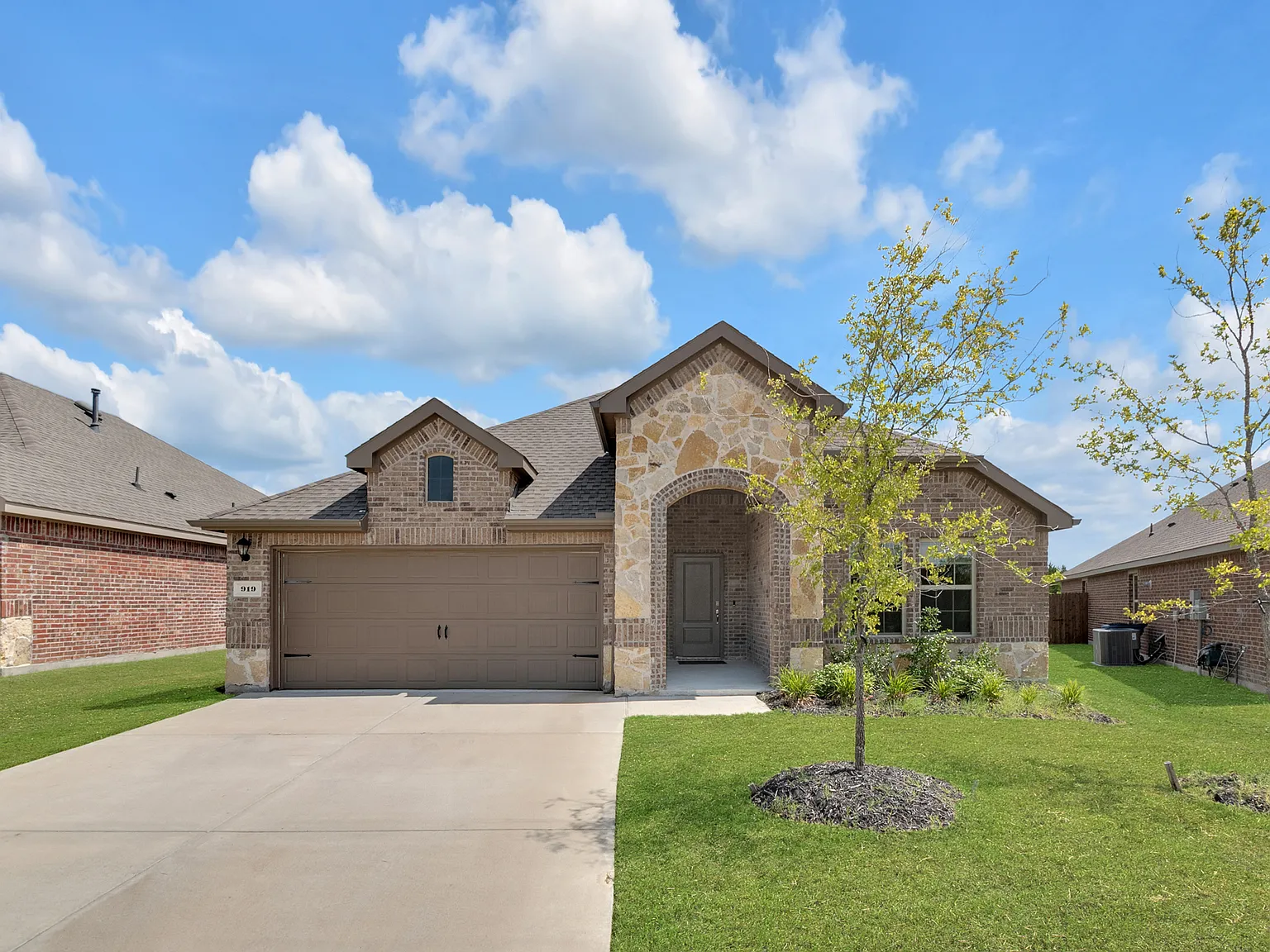3 bed, 1653 sqft, $2,100 — Photo 1