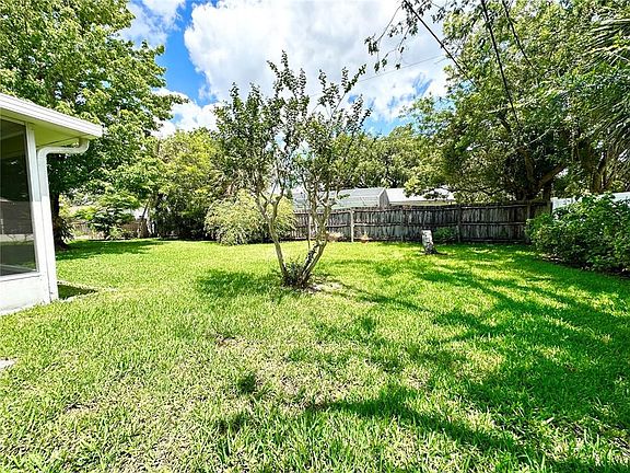 2nd image of 3137 Thistlehill Dr