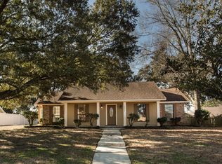 9826 Bunting Dr, Baton Rouge, LA 70809