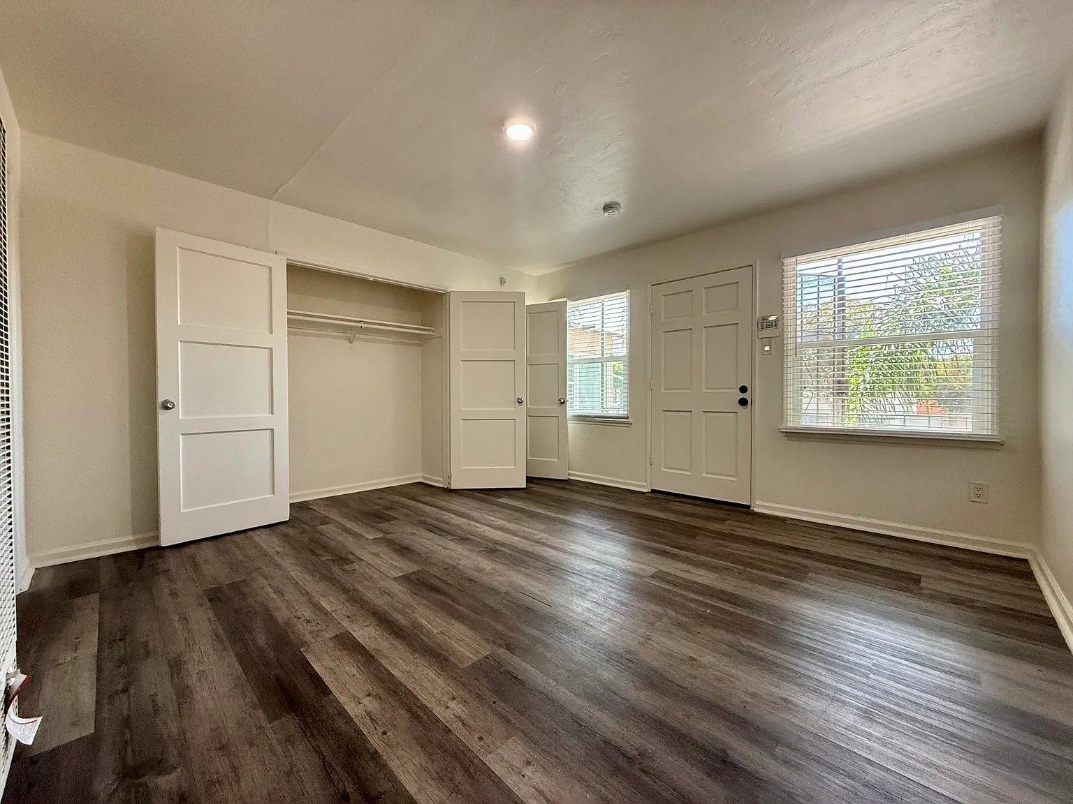 Studio, 500 sqft, $1,595 — Photo 2