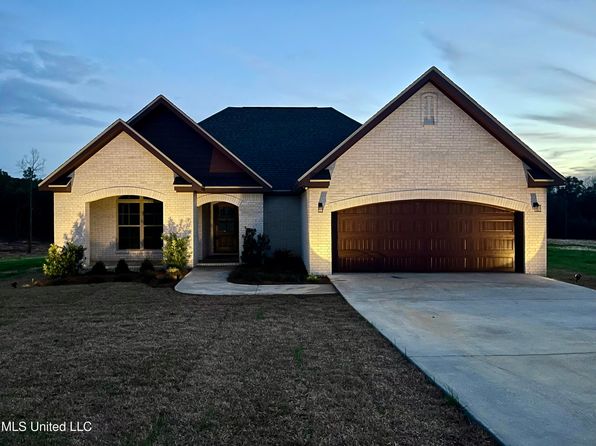 110 Tacoma Dr, Lucedale, MS 39452