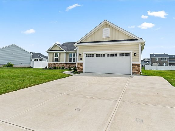 3rd image of 168 E Chapel Dr
