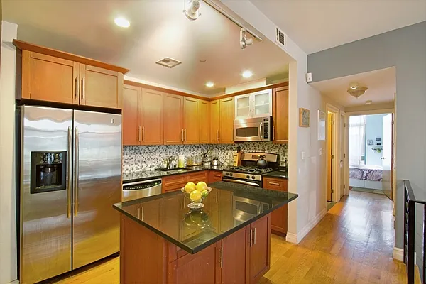 Sold by Citi Habitats | media 9