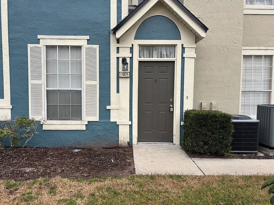 1st image of 13703 Richmond Park Dr N APT 1905