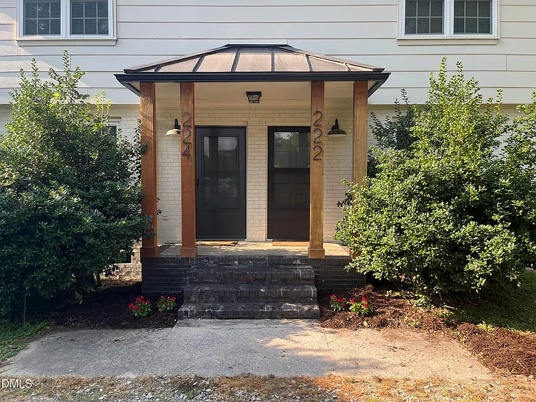 224 Waldo St — Photo 1