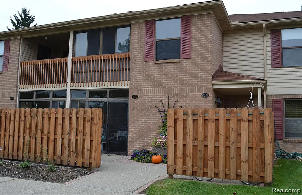 2 bed, 1177 sqft, $1,650 — Photo 1
