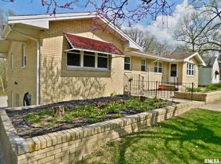 1315 Springfield Rd, East Peoria, IL 61611