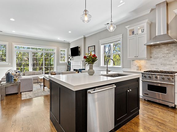 3rd image of 3252 N Seminary Ave #3